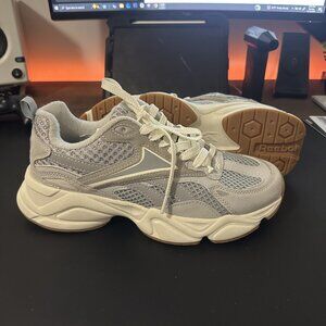 Reebok Charge Running Shoes Men’s 9.5 Gray Athletic Sneakers Comfort Trainers